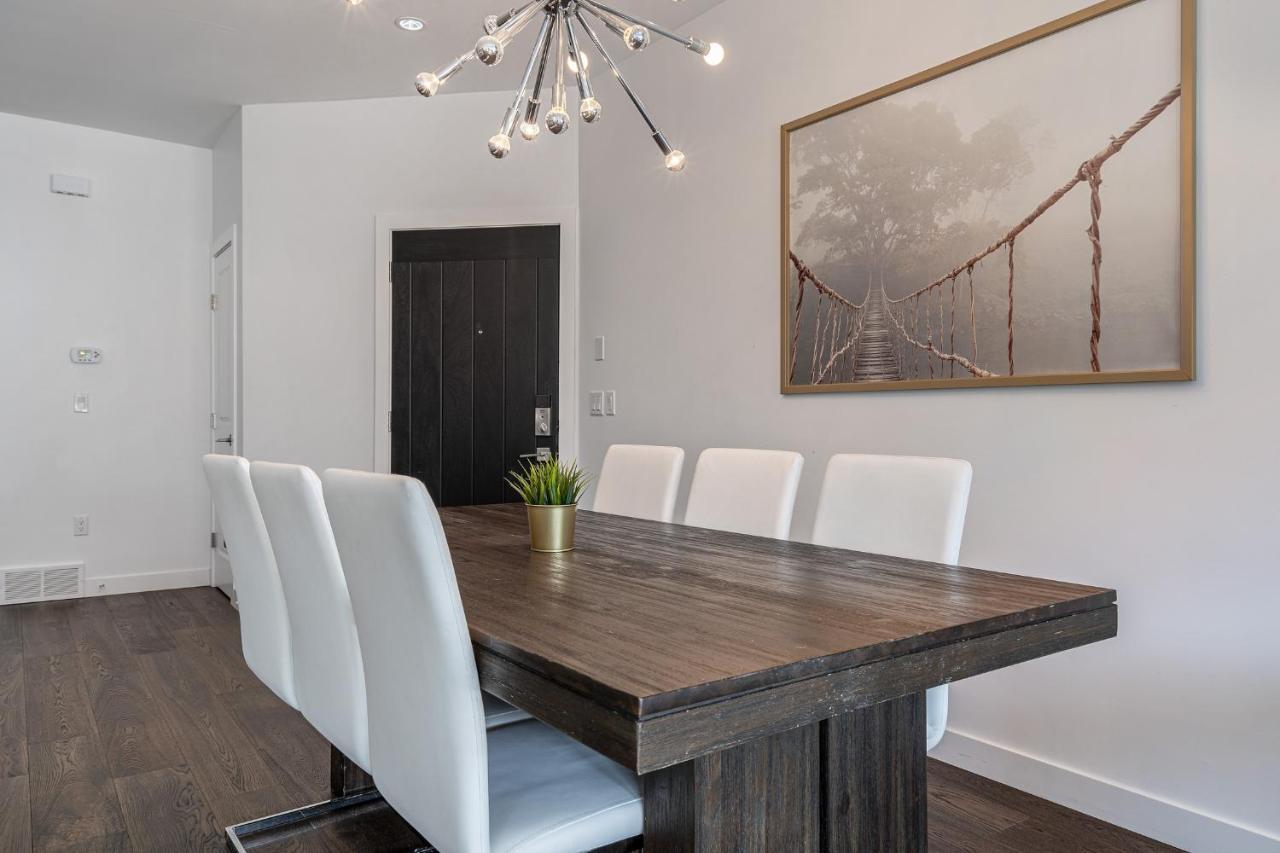 Contemporary Luxury 4 Bedroom House Near Downtown Calgary Ngoại thất bức ảnh