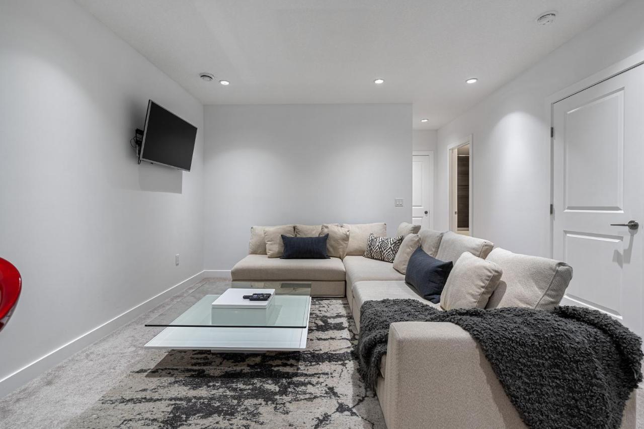 Contemporary Luxury 4 Bedroom House Near Downtown Calgary Ngoại thất bức ảnh