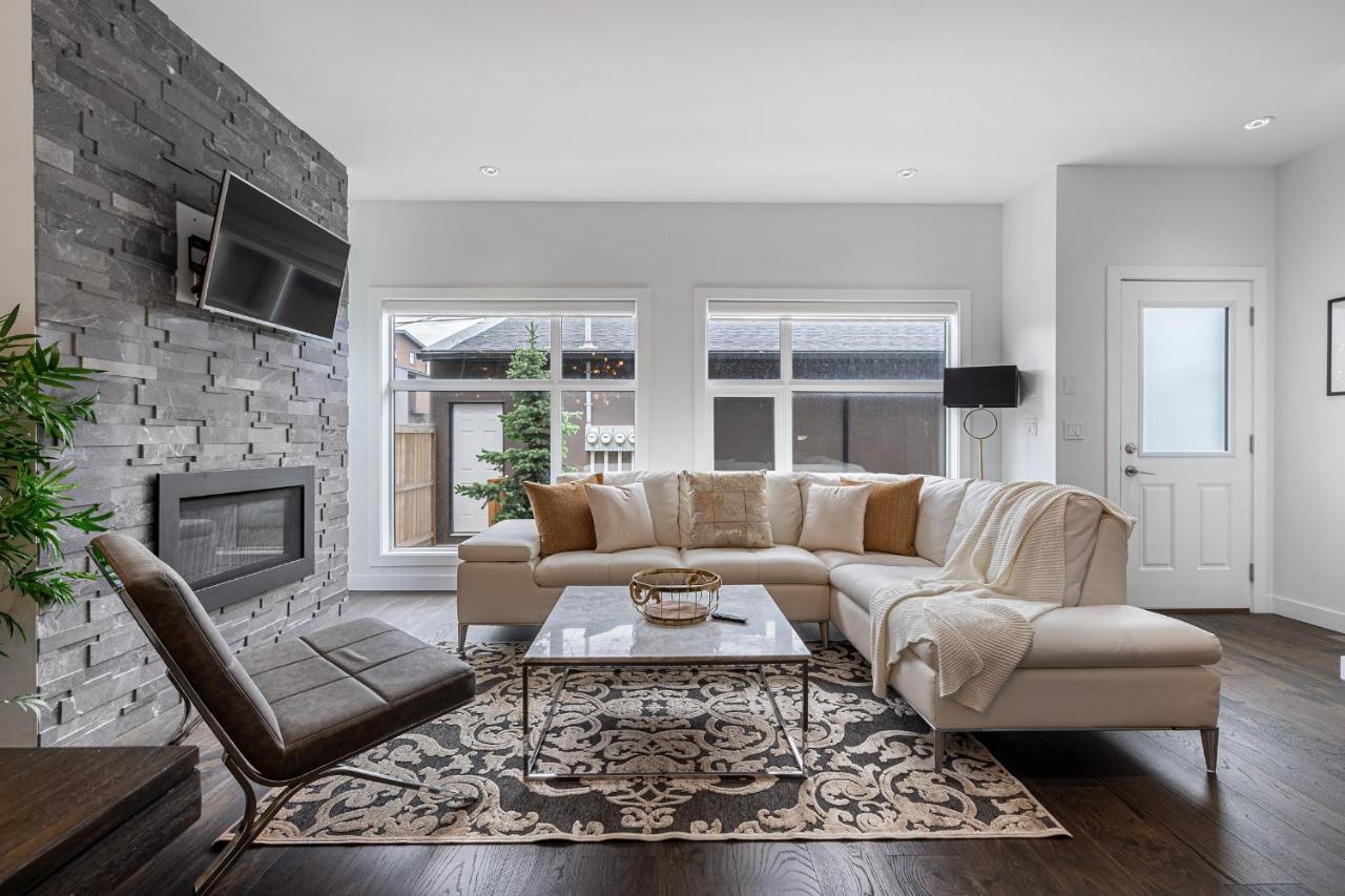 Contemporary Luxury 4 Bedroom House Near Downtown Calgary Ngoại thất bức ảnh