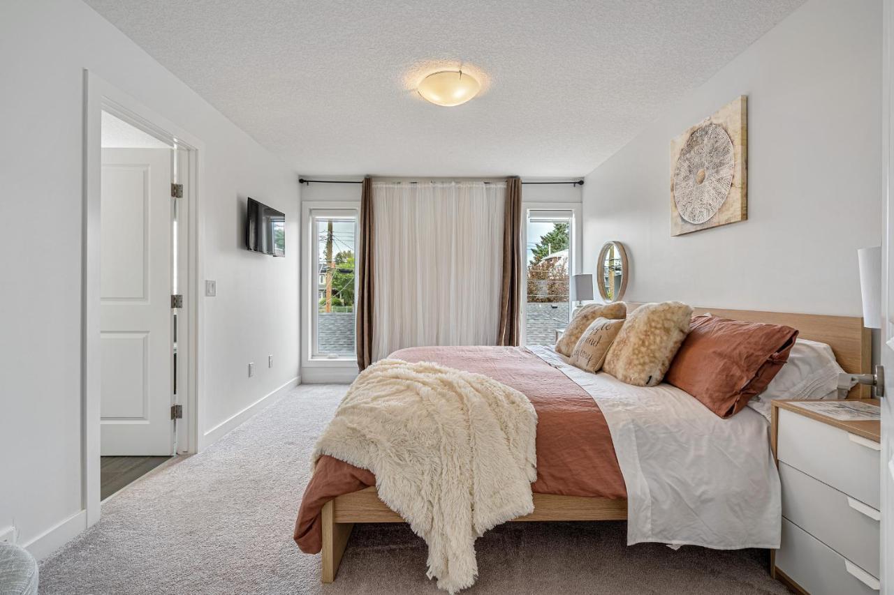 Contemporary Luxury 4 Bedroom House Near Downtown Calgary Ngoại thất bức ảnh