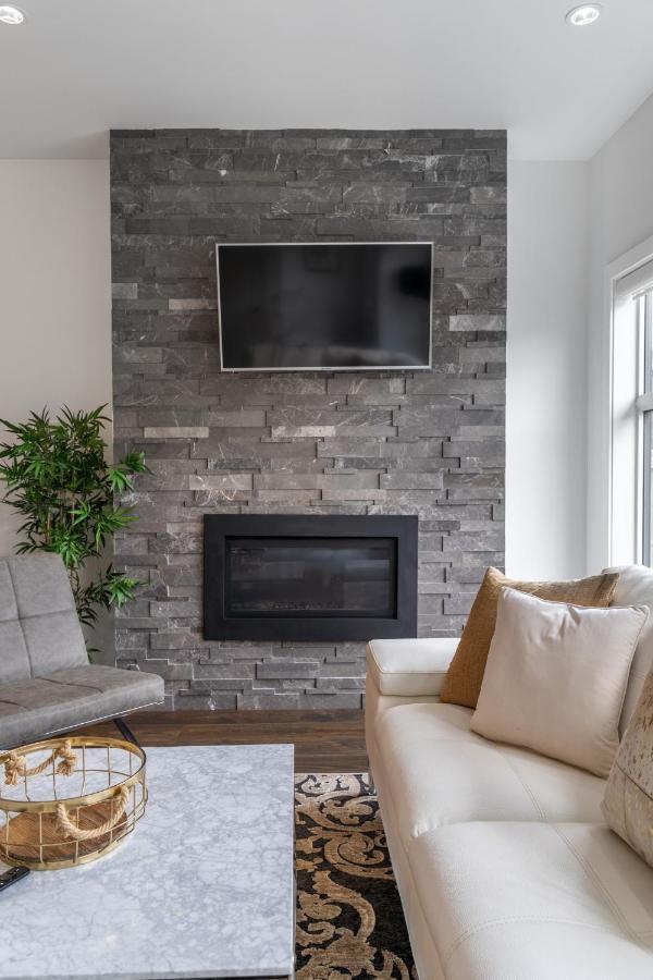Contemporary Luxury 4 Bedroom House Near Downtown Calgary Ngoại thất bức ảnh